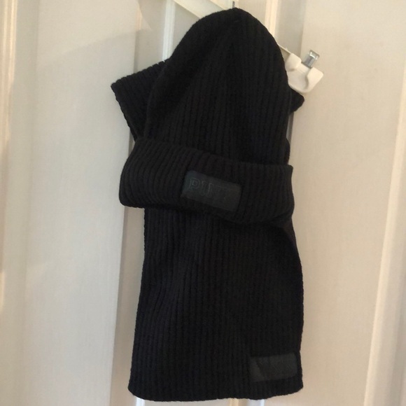 Victoria Secret PINK Hat & Scarf Set - Picture 3 of 14